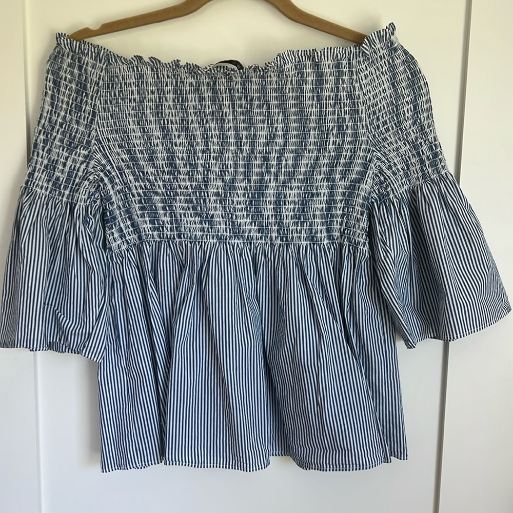 🕶️Zara Blue/White Stripe Off Shoulder Smocked Coquette‎ 3/4 sleeve blouse top L - Picture 2 of 6